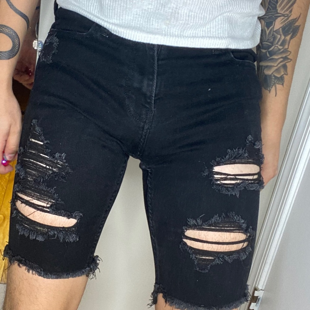 Shorts - Picture 2 of 3